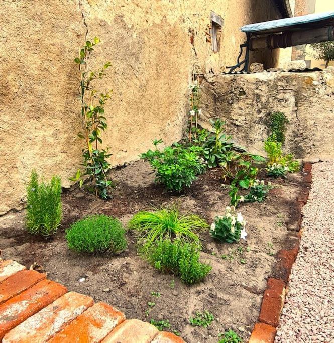 Gite L'Annexe Du Prieure Besson Kültér fotó